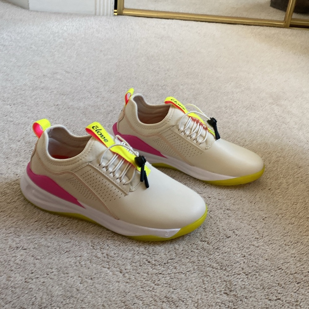 Clove Sneakers